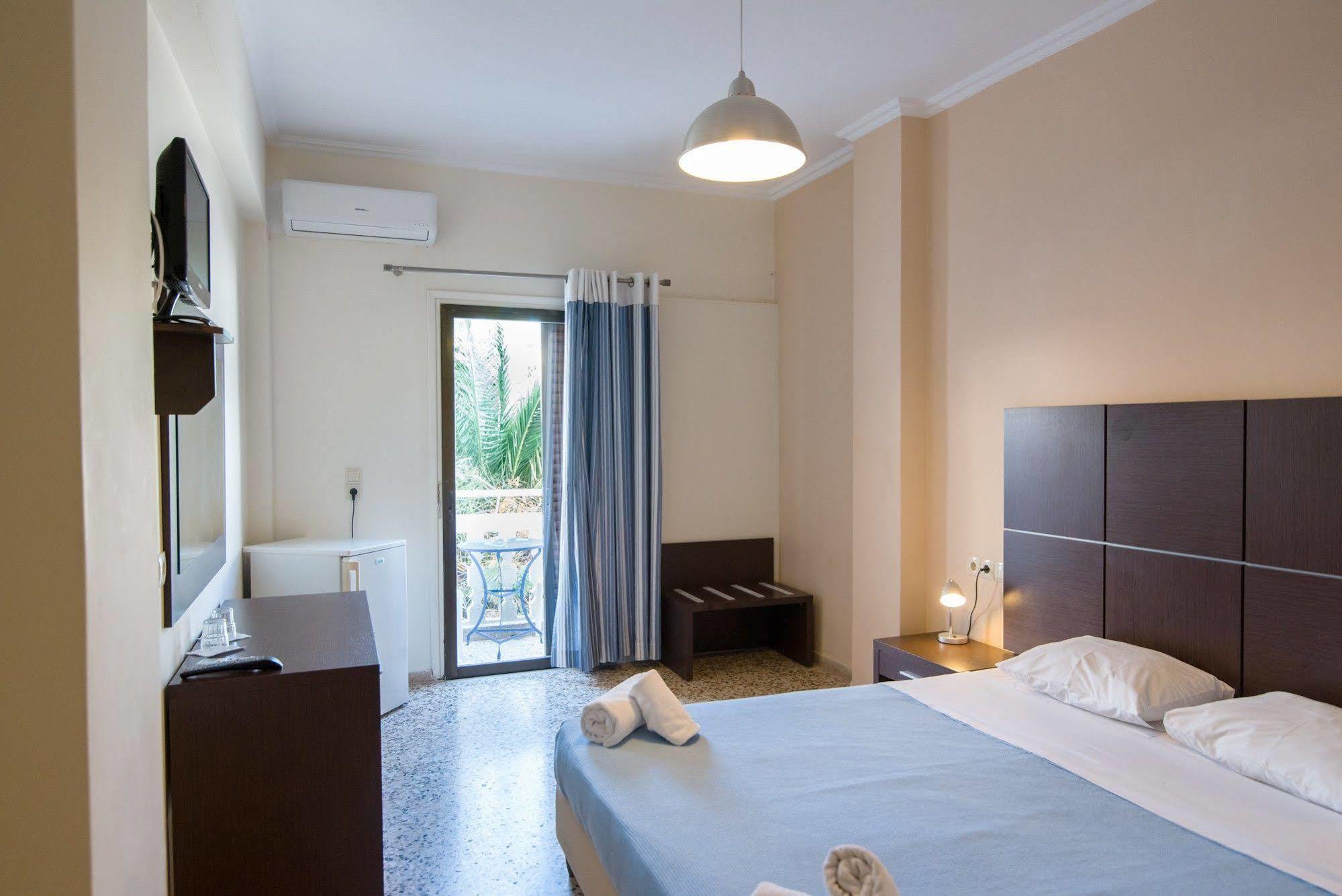 Kamari Blue Boutique Hotel Exterior foto
